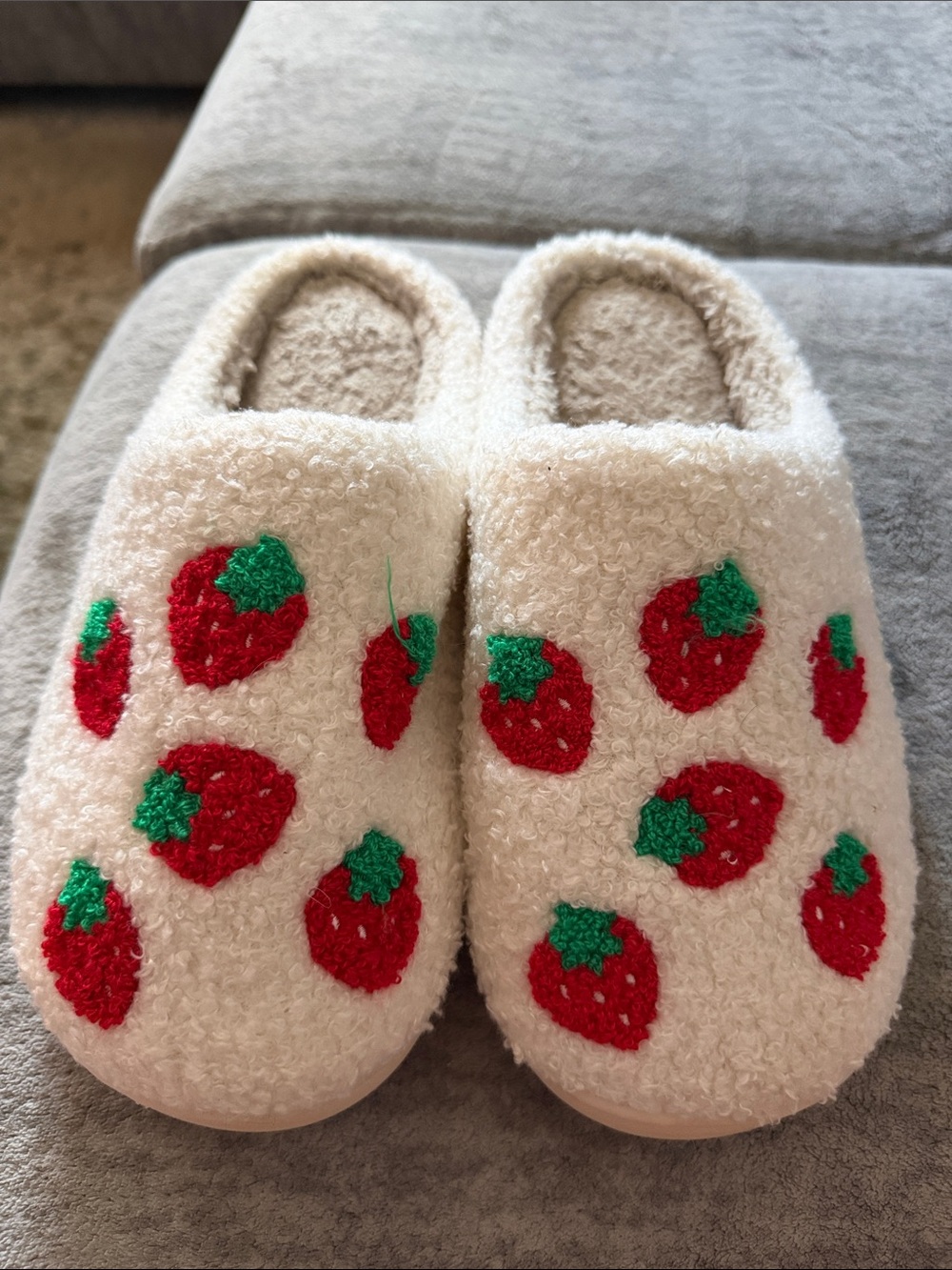 Women’s Strawberry slippers